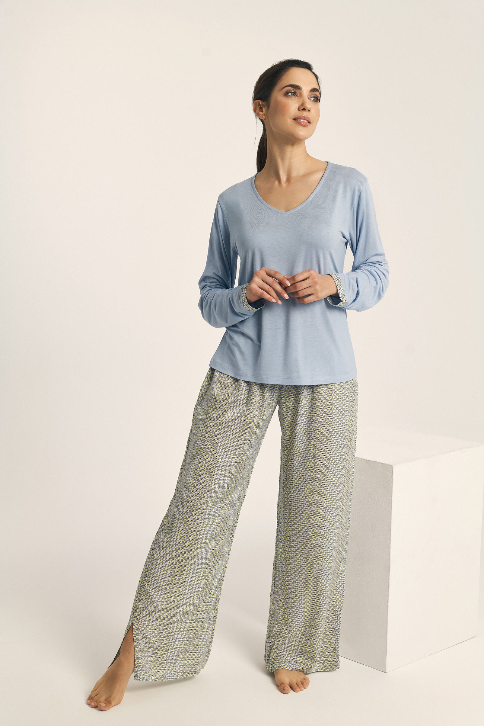 Pijama mujer entretiempo fino de viscosa pantalón largo manga larga