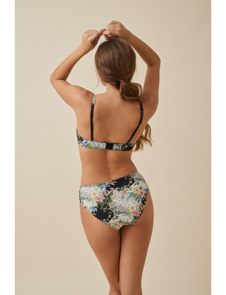 CONJUNTO SUJETADOR RELLENO FINO PATRÓN ADAPTADO A CAPACIDAD CON BIKINI