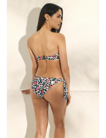 CONJUNTO SUJETADOR BANDEAU CON COPA PREHORMADA FOAM Y AROS CON BRAGUITA BIKINI TIRAS