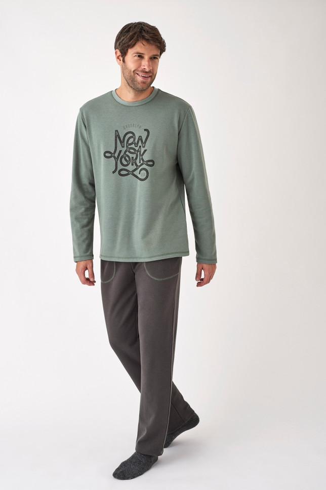 PIJAMA PANTALÓN LARGO PUÑO CON CAMISETA MANGA LARGA INTERLOCK PERCHADO INTERIOR.