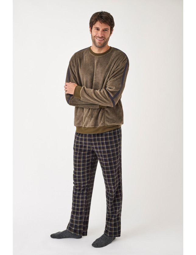 PIJAMA PANTALÓN LARGO CON SUDADERA MANGA LARGA TEJIDO PELUDO