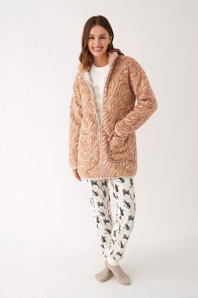 PIJAMA 3 PIEZAS PANTALÓN LARGO PUÑO CON CAMISETA MANGA LARGA INTERLOCK PERCHADO INTERIOR. BATA TEJIDO BORREGUITO CON CREMALLERA