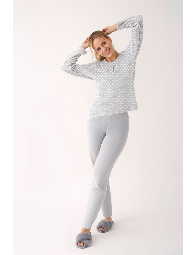 PIJAMA PANTALÓN LARGO PUÑO CON CAMISETA MANGA LARGA REALIZADO EN SUAVE TERCIOPELO ELÁSTICO