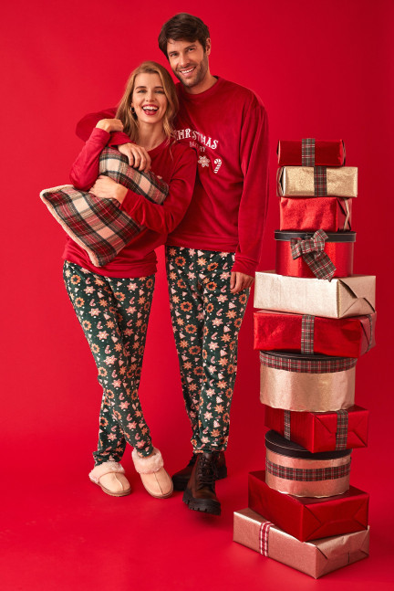 PIJAMA NAVIDEÑO PANTALÓN LARGO PUÑO CON CAMISETA MANGA LARGA REALIZADO EN SUAVE TERCIOPELO ELÁSTICO