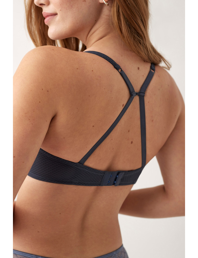 CONJ. SUJETADOR RELLENO TRIANGULAR SIN AROS ENCAJE CON TANGA