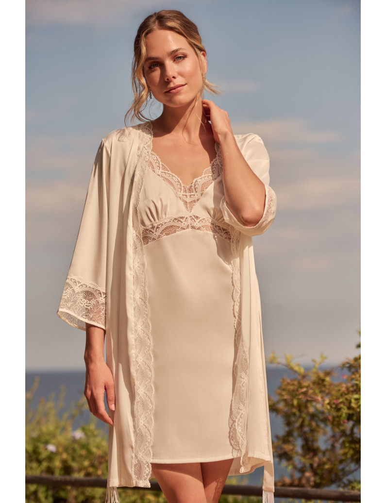 BATA KIMONO CORTA SATÉN ELÁSTICO BELLEZA