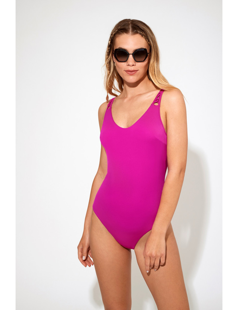 BAÑADOR REFORZADO CON COPA FOAM EXTRAÍBLE Y SIN AROS. TEJIDO JAQUARD