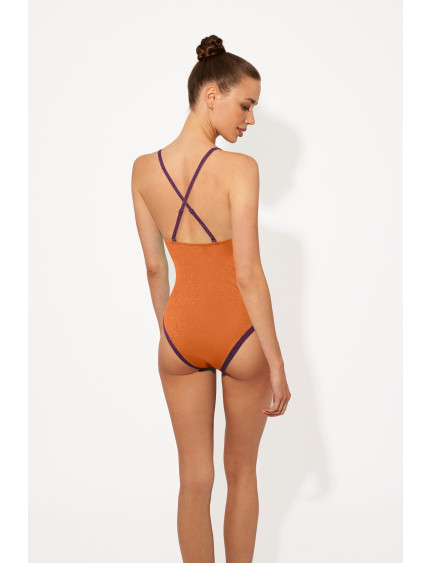 BAÑADOR REDUCTOR REFORZADO CON FOAM Y SIN AROS. TIRANTES MULTIPOSICIONES. TEJIDO LUREX