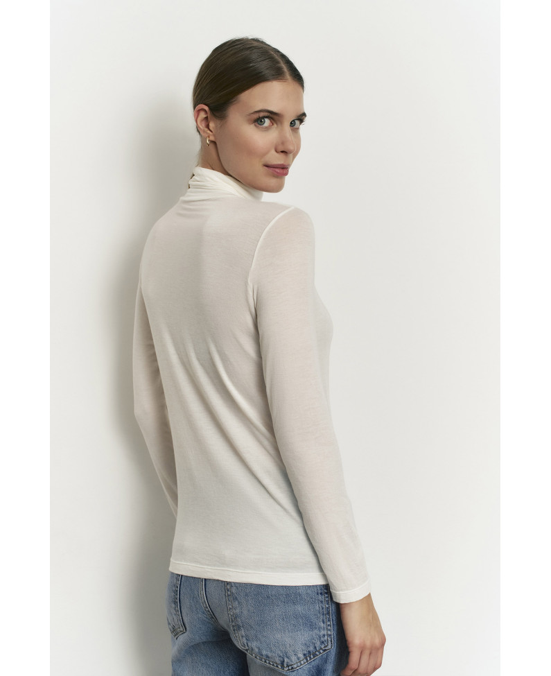 CAMISETA INTERIOR MANGA LARGA CUELLO ALTO DE CÁLIDO TEJIDO MODAL CON LANA