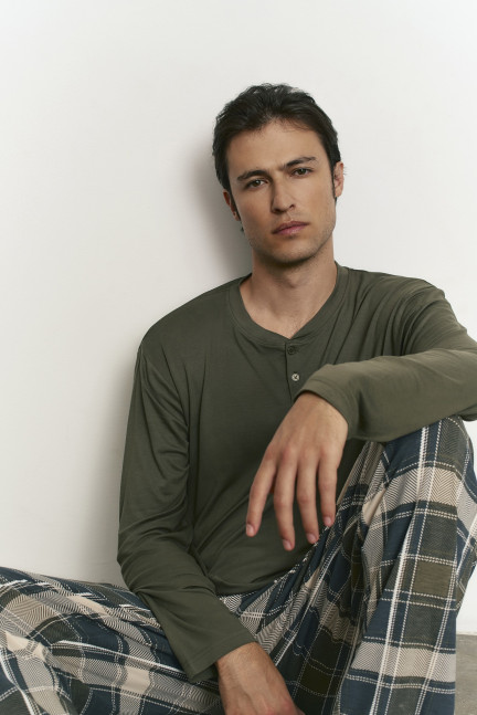 PIJAMA PANTALÓN LARGO CON CAMISETA MANGA LARGA TEJIDO VISCOSA