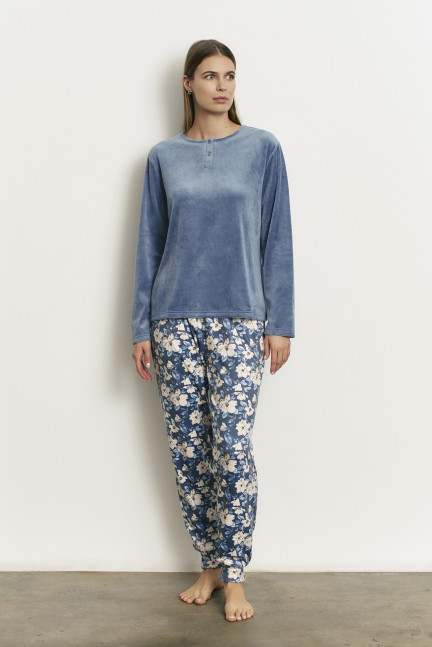 PIJAMA PANTALÓN LARGO PUÑO CON CAMISETA MANGA LARGA REALIZADO EN SUAVE TERCIOPELO ELÁSTICO