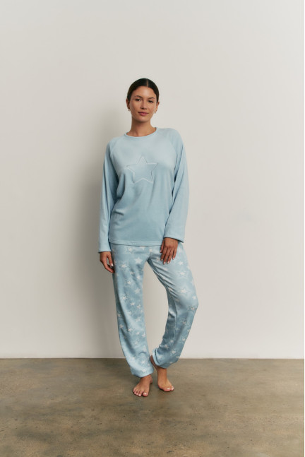 PIJAMA PANTALÓN LARGO PUÑO CON CAMISETA MANGA LARGA REALIZADO EN SUAVE TERCIOPELO ELÁSTICO