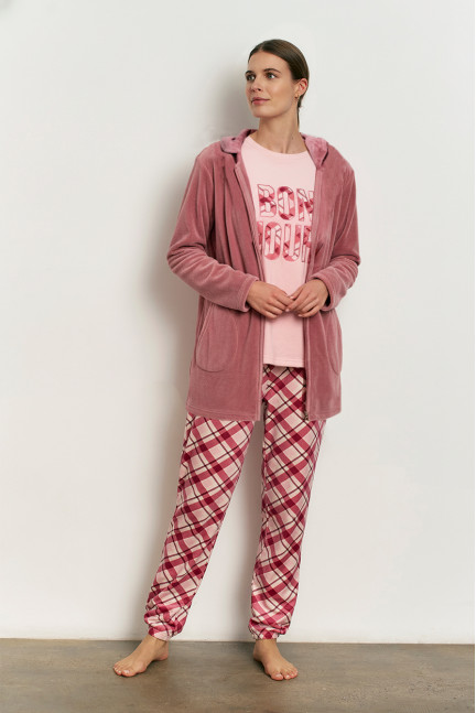 PIJAMA 3 PIEZAS PANTALÓN LARGO PUÑO CON CAMISETA MANGA LARGA REALIZADO EN SUAVE TERCIOPELO ELÁSTICO. BATA TEJIDO PELUDO CON CREM