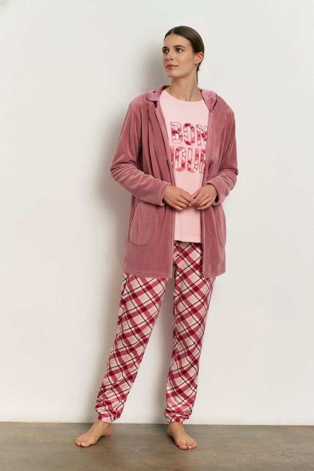PIJAMA 3 PIEZAS PANTALÓN LARGO PUÑO CON CAMISETA MANGA LARGA REALIZADO EN SUAVE TERCIOPELO ELÁSTICO. BATA TEJIDO PELUDO CON CREM