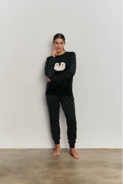 PIJAMA PANTALÓN LARGO PUÑO CON CAMISETA MANGA LARGA REALIZADO EN SUAVE TERCIOPELO ELÁSTICO
