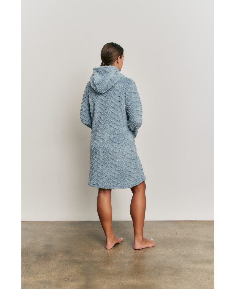 BATA  ABOTONADA TEJIDO JACQUARD PELUDO CON CAPUCHA  AZUL