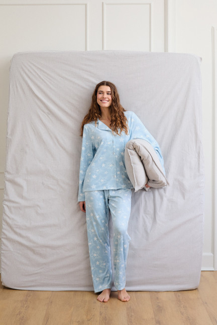 PIJAMA ESMOQUIN CAMISETA MANGA LARGA ABIERTA REALIZADO EN SUAVE TERCIOPELO ELÁSTICO STARS