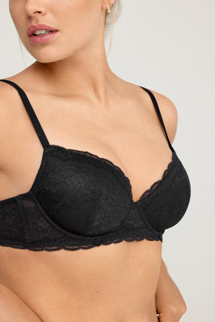 SUJETADOR PUSH-UP CON AROS. CONFECCIONADO EN ENCAJE